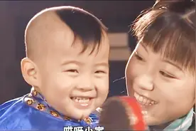 姑奶奶逗孩子玩，失手把孩子摔死了，全家都吓坏了视频封面