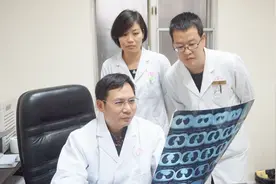 医院住院时，为什么医院要问病人的收入和职业？视频封面