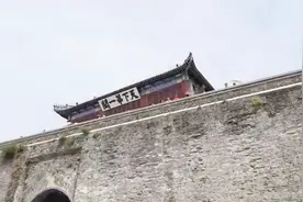 中国第一个被取消5A级资质的旅游景区，曾经耗费近20亿维修费用！视频封面