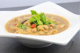 厨师长教你“老北京炒肝”的家常做法，猪肝嫩滑，汤汁浓郁爽口视频封面