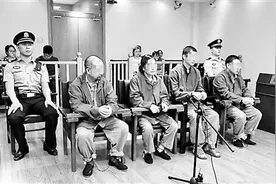 团伙回收餐厨垃圾制售地沟油受审图片