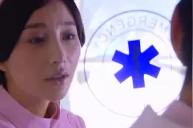 美女护士在救护车上都敢犯花痴，到底还想不想好好工作了？视频封面