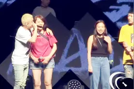 GAI台北演出现场找粉丝互动，意外引出饶舌大妈，比少女们都嘻哈视频封面