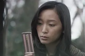 自卑男为考验妻子，假扮别人和她网聊，妻子的回复让他半喜半忧视频封面