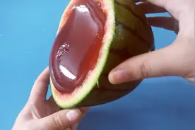 手把手教你在家做西瓜果冻，材料简单在家就能做，Q弹Q弹的好想吃视频封面