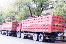 货车视野盲区这么多，为何不装倒车影像？听听货车司机怎么说视频封面