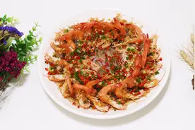 厨师长教您做一道“蒜蓉基围虾”做法简单又好吃，看一遍就能学会视频封面