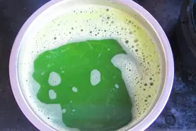 皮肤长疙瘩、湿疹，用这种蔬菜汁擦一擦，马上就止痒视频封面