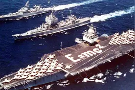 美国也是人类第一艘核动力航母，装有8座核反应堆，能绕地球13圈视频封面
