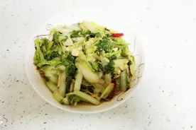 美味的家常酸辣小白菜做法