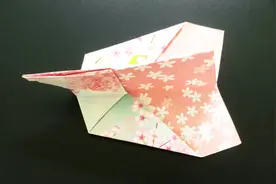 一张纸做出箭头战斗纸飞机，做法简单飞行速度超快，手工折纸飞机视频封面