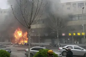 济南历城一牛杂面店发生煤气罐爆燃 3人受轻伤图片