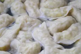 冬天一定用这菜包饺子，鲜香美味，比肉饺子都受欢迎视频封面