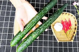 爱吃黄瓜？教你腌制酒店版 “脆黄瓜”，非常爽口，比肉都下饭！视频封面