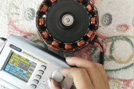 为什么现在汽车散热风扇这么贵，都是无刷电机了视频封面