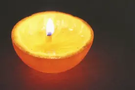 如何营造浪漫的烛光晚餐？你缺少一盏精致的小桔灯，快来学习！视频封面