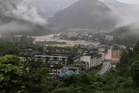 全力抗洪抢险 确保北川老县城地震遗址尽快对外开放图片