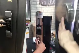 智能门锁更安全？看开锁器一秒解锁视频封面