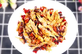 蛏干不要再炖汤了，教你一个新吃法，下饭下酒倍棒，色香味美视频封面