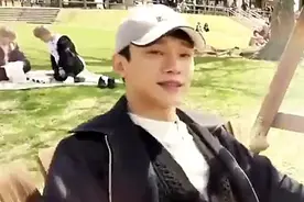 EXO旅行综艺，金钟大秒变花美男！迷离的眼神让人无法抗拒视频封面