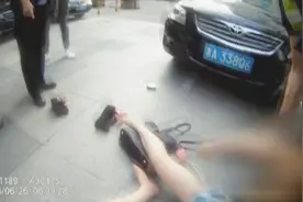 浙江杭州：妙龄女子衣着清凉躺倒路边睡了一晚 清晨被民警发现视频封面
