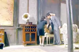 妹妹极力阻止哥哥告密，哥哥竟这样对她，禽兽不如啊！视频封面