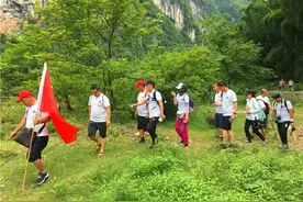 桂林：庆七一，先锋行暨参与禁毒，健康同行——徒步漓江活动图片