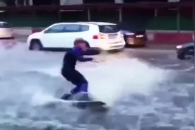 蓝天白云，晴空万里，突然暴风雨雨雨雨雨雨……图片