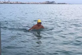 厉害！荆州“泳士”成功横渡琼州海峡图片