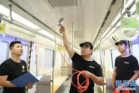 北京地铁6号线涂“光触媒”除车厢异味图片