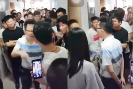 无锡一高校强迫学生把好宿舍让给留学生？校方：将找相关老师谈话视频封面