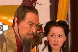 皇帝努力学礼仪，大臣正高兴着，没想到皇帝的奏折却让大臣失望了视频封面
