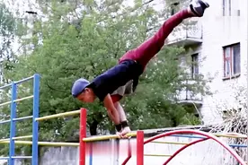 15岁的街健少年，有颜值有肌肉有毅力，充满了活力视频封面