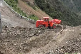 川藏线遭泥石流断路，450余辆车滞留视频封面