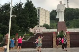 广场舞大妈“攻占”校园，大学生吐苦水视频封面