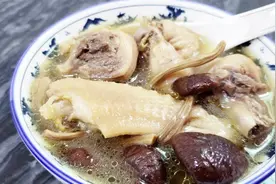夏天要给家人多煲这种汤，小孩喝了增强免疫力，大人喝了美容养颜视频封面