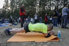 每天坚持做1分钟平板支撑，对身体带来哪些好处？直接揭晓答案图片