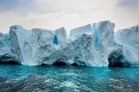 科学家在南极洲的惊人发现，其陆地正以每年4厘米的速度消失视频封面
