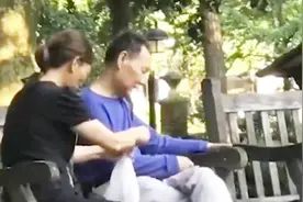 亚裔女美国公园徒手抓鸟 眼疾手快涉嫌违法视频封面