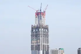 英媒：终于知道中国盖楼为啥这么快了，原来是有“秘密武器”视频封面