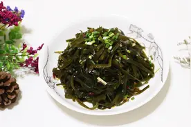 海带丝怎么做才好吃？大厨教你一个饭店的做法，简单美味又好吃！视频封面