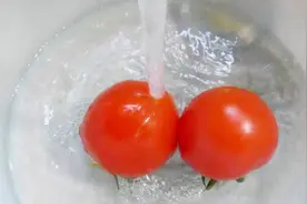 清洗西红柿的正确方法，这样清洗比较干净，看到的人都学会了视频封面
