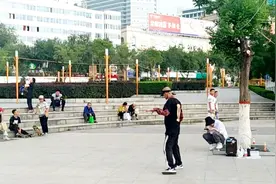 说起西宁街舞的鼻祖，这个小伙子说第二没人说第一吧视频封面