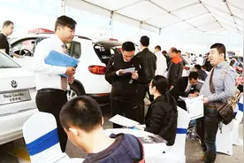 买车时，4s店的报价和厂家指导价为什么差那么大？老司机说了实话视频封面