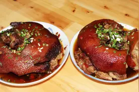 老农做了20多年的宴席菜，今天放大招了，教你肘子肉的做法视频封面