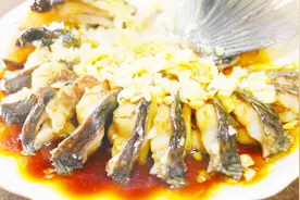 厨师长教你鲫鱼原汁原味的吃法，简单易上手，一学就会视频封面