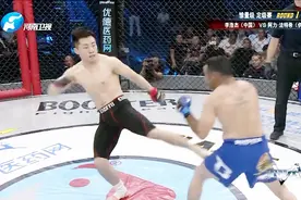 按着擂台上就是重拳砸击，李浩杰高扫踢上头再砸击对手当场被KO视频封面