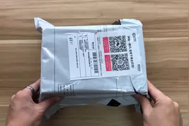4300元买的iPhone8 Plus开箱：原来这就是被iPhone X碾压的原因！视频封面