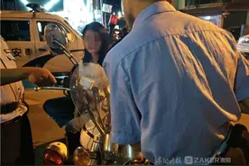 醉酒女子要警察送她回家 连抓带咬还踢民警裆部图片