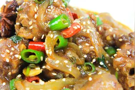 厨师长教你做鸭脖子，麻辣鲜香，一出锅满屋飘香视频封面